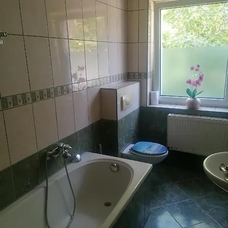 Gaestehaus An Der Warnow *