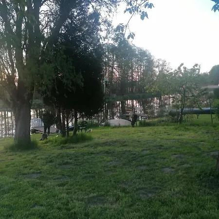 아파트 Gaestehaus An Der Warnow